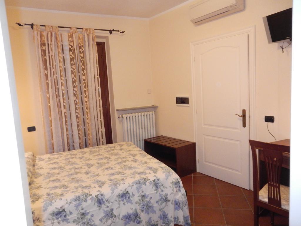 Risthotel Pizzeria Italia Godiasco Ruang foto