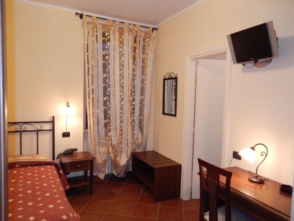 Risthotel Pizzeria Italia Godiasco Ruang foto