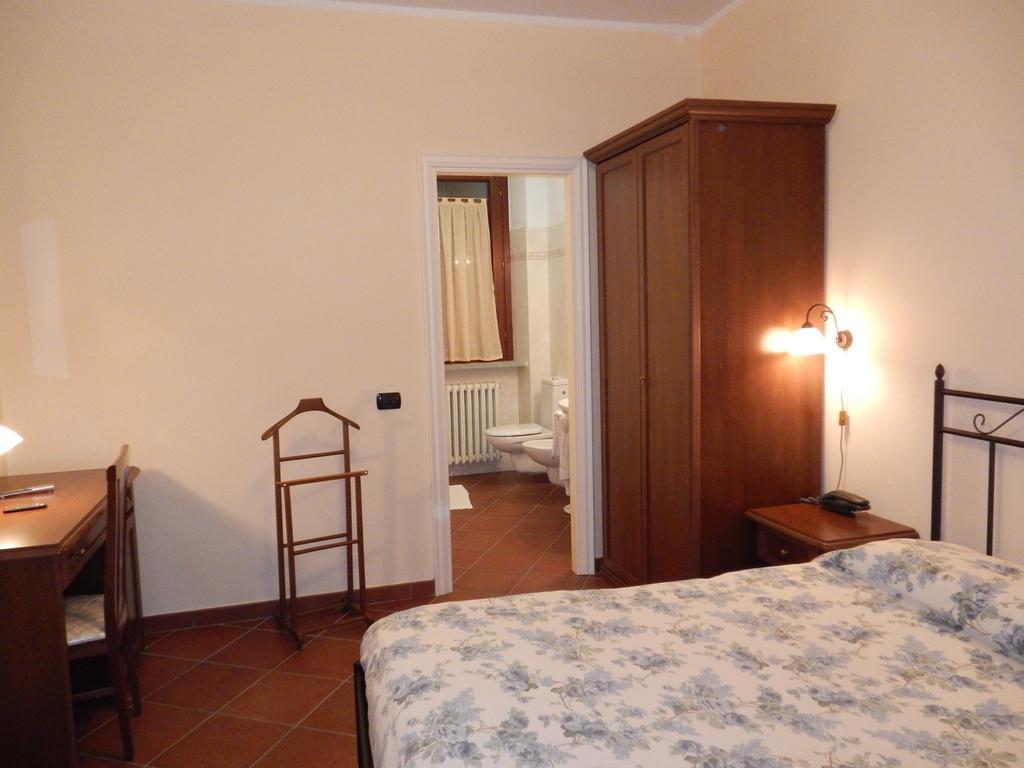 Risthotel Pizzeria Italia Godiasco Ruang foto