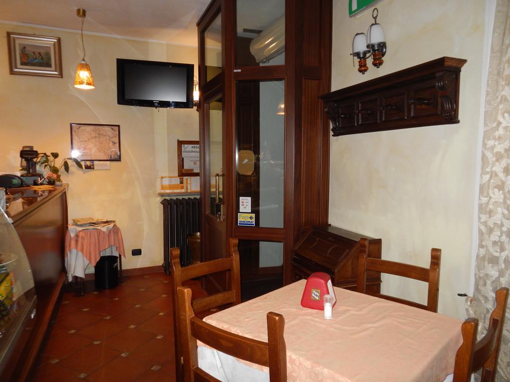 Risthotel Pizzeria Italia Godiasco Bagian luar foto