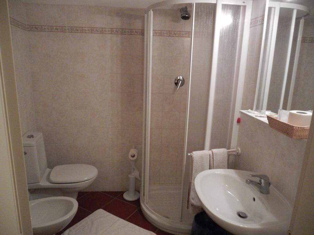 Risthotel Pizzeria Italia Godiasco Ruang foto